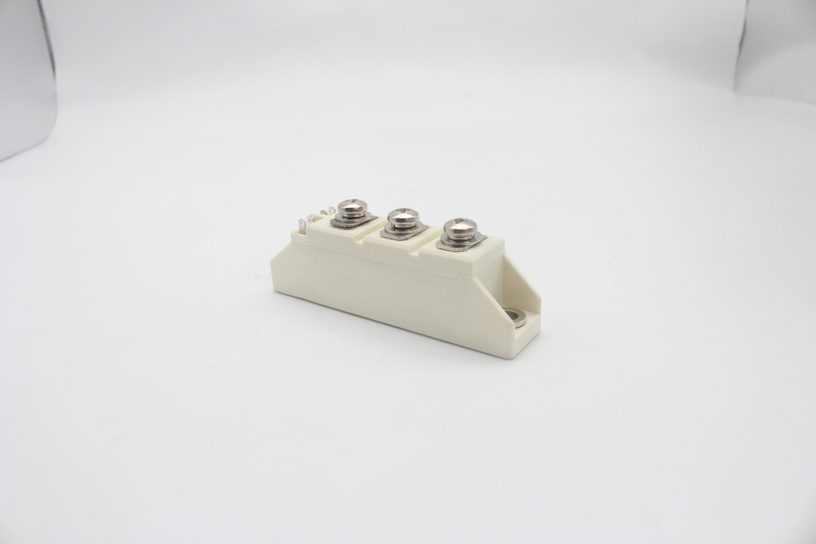 High-Performance Thyristor Module SKKT106/16E